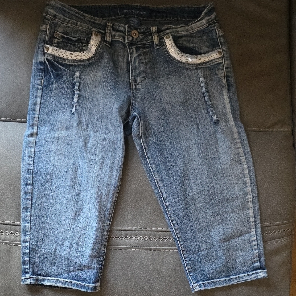 Attitude Size 8/10 Capri Denim Wash